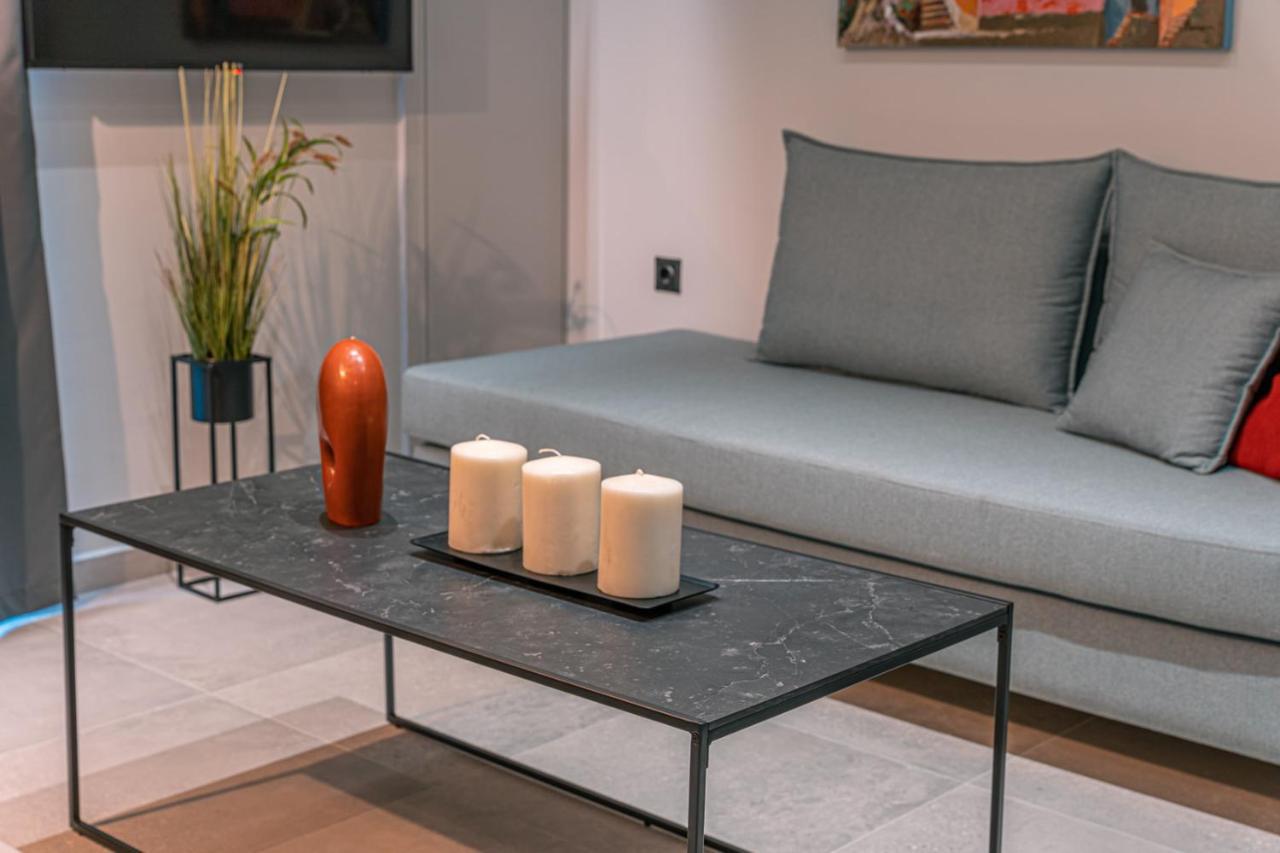 Brand New Suites In City Center Ираклио Екстериор снимка
