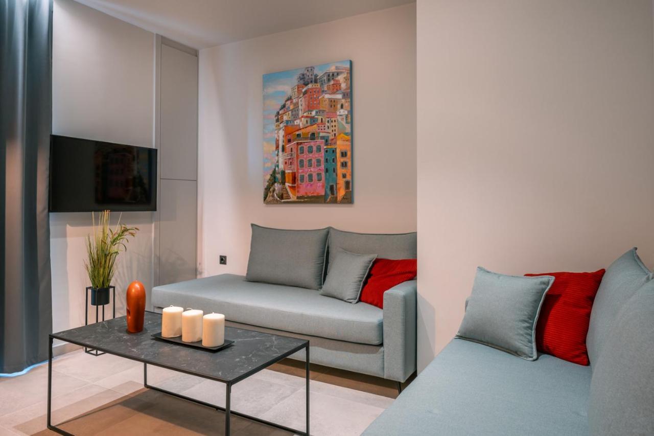Brand New Suites In City Center Ираклио Екстериор снимка