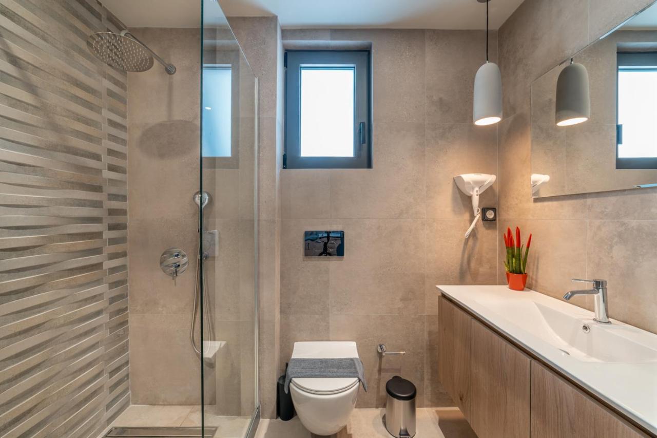 Brand New Suites In City Center Ираклио Екстериор снимка
