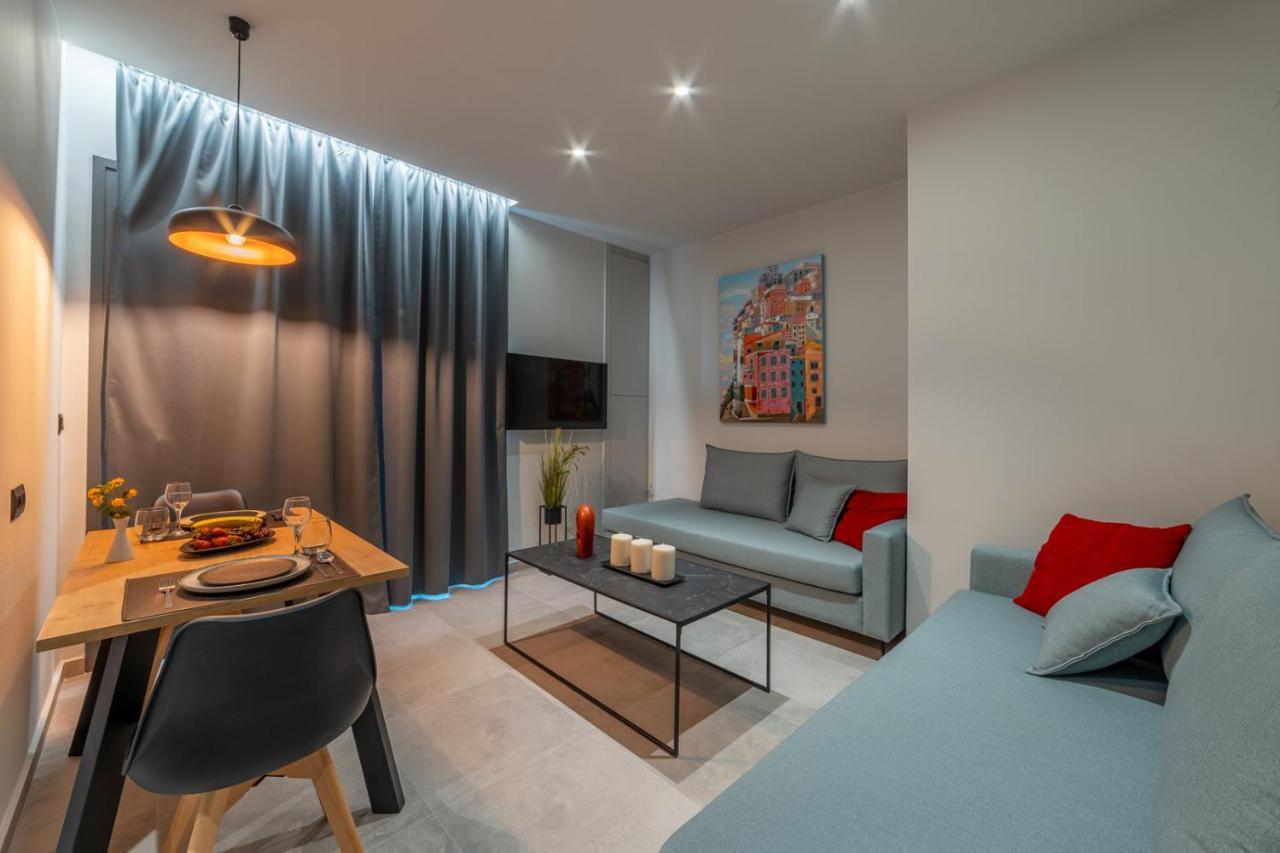 Brand New Suites In City Center Ираклио Екстериор снимка